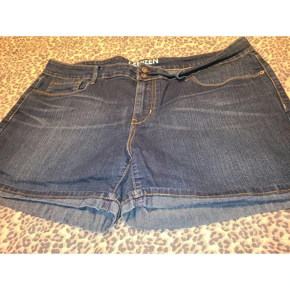 Denizen Levi's Cuffed Shorts Women's Size 18 Denim 5 Pockets Regular Fit (AJ24) - Picture 2 of 5
